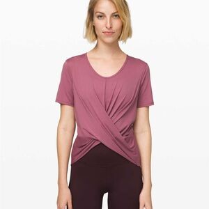 Lululemon Do The Daily Short Sleeve shirt in the color Plumful